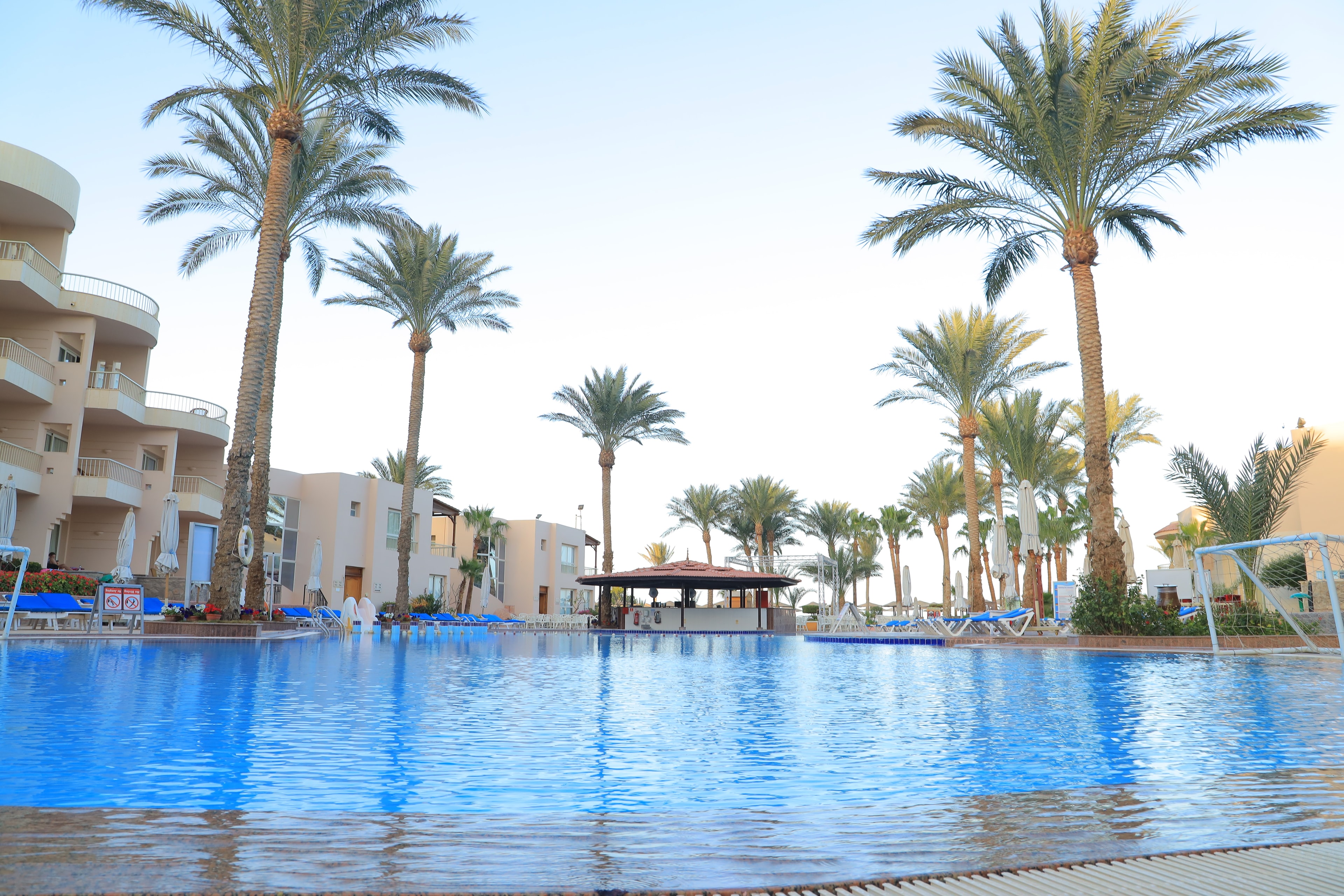 Pool Bar